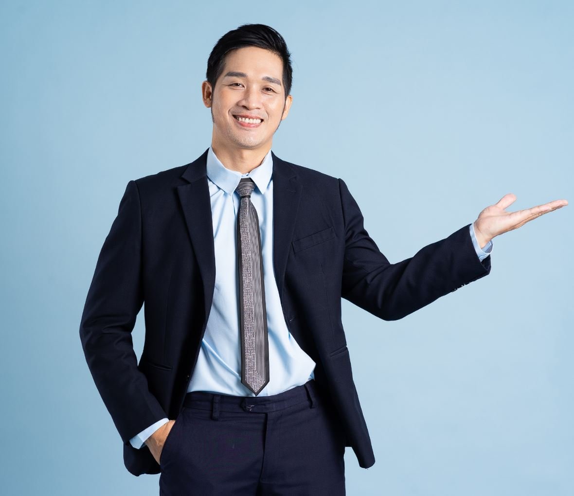 CEO Nguyễn Minh Tuấn